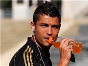 Bóng đá anh, ngoại hạng anh, lịch thi đấu euro 2012, C.Ronaldo vô tình phát tán ảnh nude của fan nữ